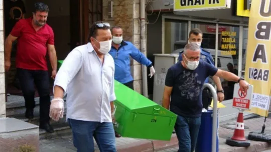 Yaşlı adam evinde ölü bulundu