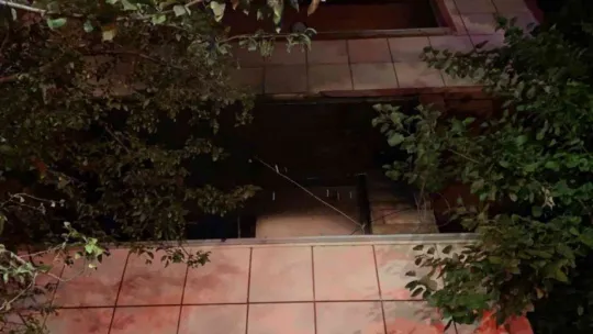 Yaşlı adam ısınmak isterken canından oluyordu