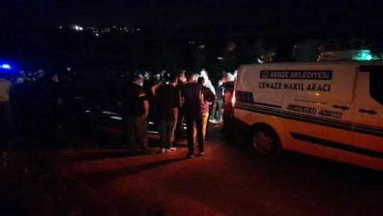 Yaşlı adam takla atan aracında can verdi!