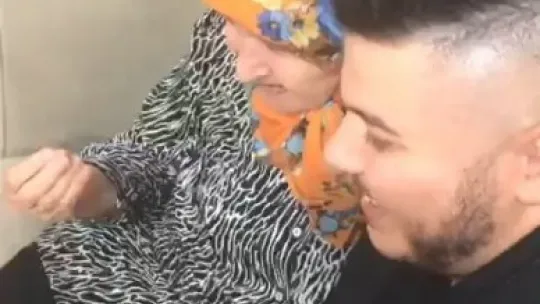 Yaşlı kadın Cumhurbaşkanı Erdoğan ile görüntülü konuştu