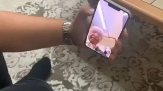 Yaşlı kadın Cumhurbaşkanı Erdoğan ile görüntülü konuştu