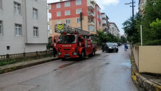 Yataktan düşüp yerden kalkamadı!