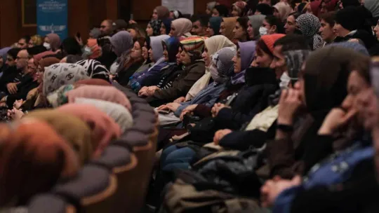 Yazar Budak: Ebeveynlerin çaba göstermesi gerekiyor