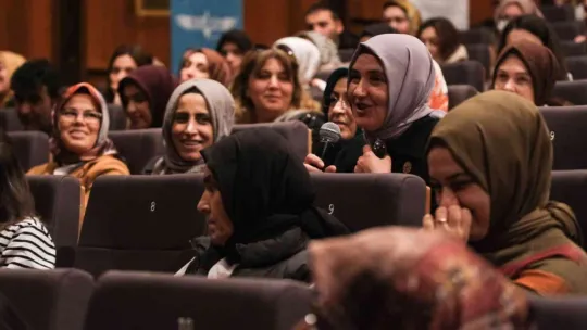 Yazar Budak: Ebeveynlerin çaba göstermesi gerekiyor