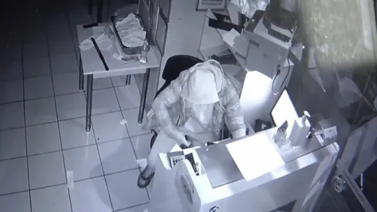 Yedi, içti, çaldı, yetmedi tuvaletini yaptı