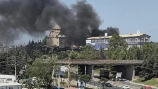 Yediemin otoparkında 10 araç alevlere teslim oldu