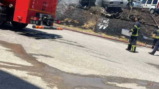 Yediemin otoparkında 10 araç alevlere teslim oldu