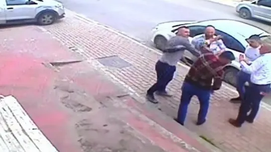 Yediği tokat sonrası kurşun yağdırdı: 1 yaralı