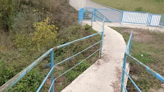 Yeni doğan bebeği su kanalına bırakmışlar