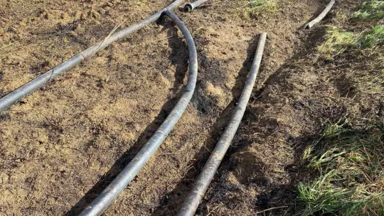 Yere attığı sigara vücudunu yaktı!