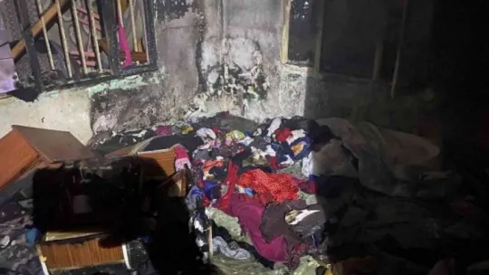 Yere düşen mum odayı yaktı!
