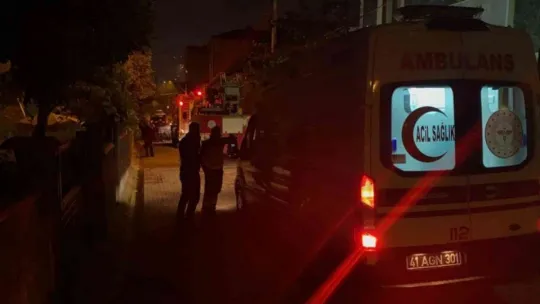 Yere düşen mum odayı yaktı!