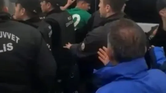 Yeşil saha ringe döndü