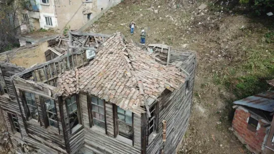 Yeşilçam efsanesinin evi yılan hikayesine döndü