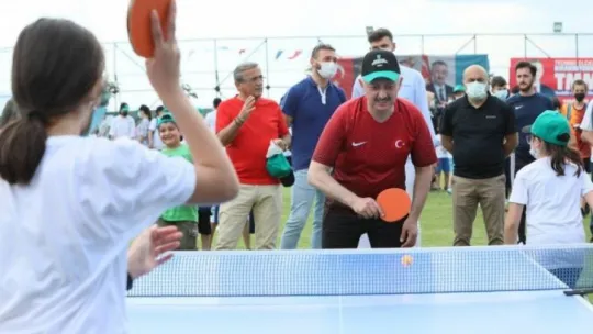 Yeteneklerini sergilemek isteyen Spor Şölenine koştu