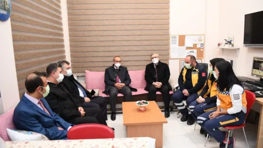 Yılbaşı gecesi görevi başındaki kamu çalışanlarına Vali'den ziyaret