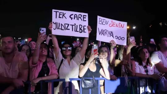 Yıldız Tilbe İzmit'i salladı!