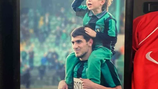 Hediye edilen fotoğraf duygusal anlar yaşattı
