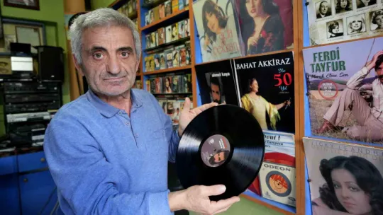 Yıllardır aynı yerde kuşaklar arası bağ kuruyor