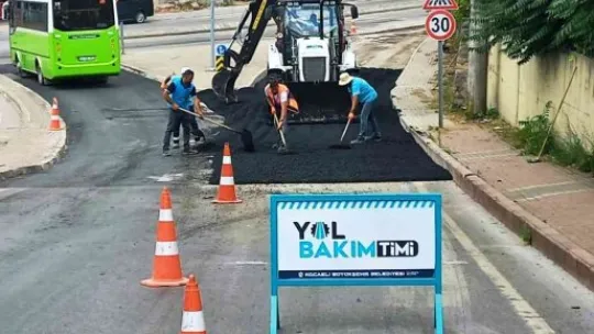 Yol bakım timi çalışmalarını sürdürüyor