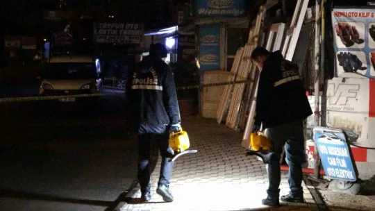 Yol kenarında bıçaklanmıştı, hayatını kaybetti