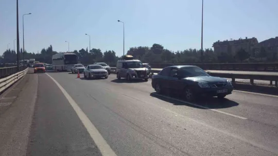 Kocaeli'de 6 araç zincirleme kazaya karıştı