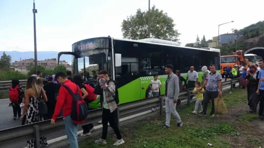 Yolcu otobüslerinin karıştığı trafik kazasında 2'si bebek 4 yaralı
