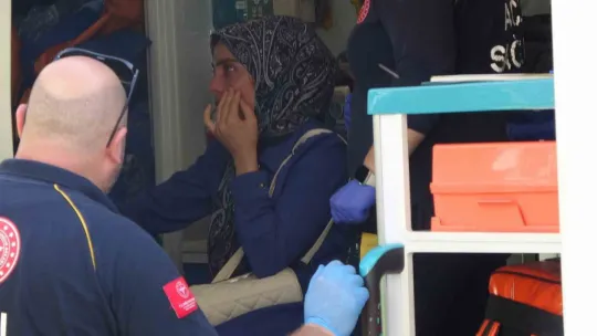 Yolcu otobüsü ile kamyonet çarpıştı: 1'i çocuk 6 yaralı