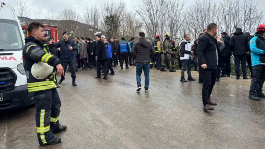 Yolcu otobüsü şarampole yuvarlandı, çok sayıda yaralı var