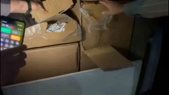 Yolcu otobüsünün bagajında 50 koli makaron ele geçirildi