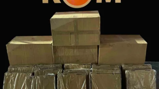 Yolcu otobüsünün bagajında 50 koli makaron ele geçirildi