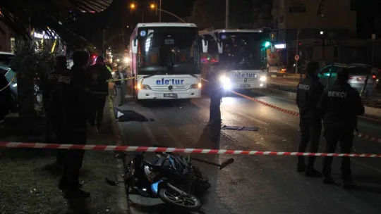 EFE TUR'a ait yolcu otobüsüyle motosiklet çarpıştı: 1 ölü