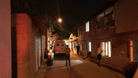 Yoldan hızlı geçme kavgası kanlı bitti! Yaralılar var!