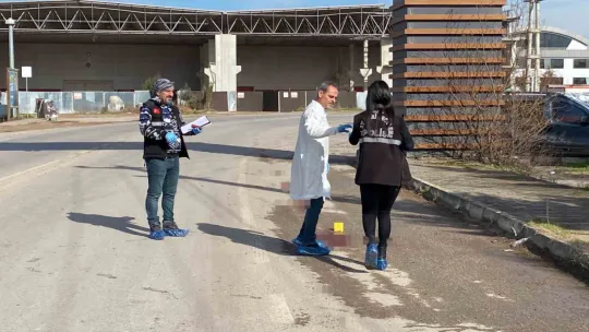 Yolun karşısına geçmek istedi, ağır yaralandı: O anlar kamerada