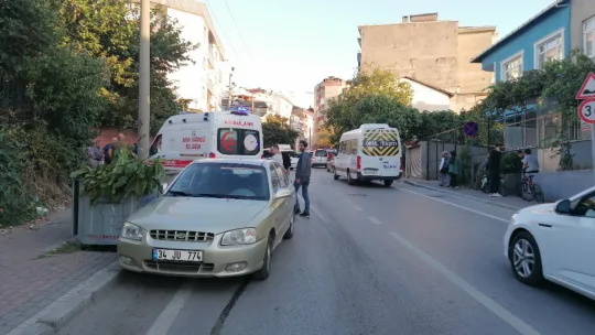 Yolun karşısına geçmek istedi, otomobil çarptı