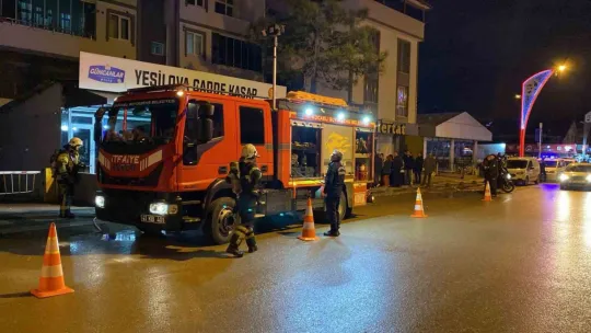 Yufkacı dükkanında çıkan yangın ekipleri harekete geçirdi