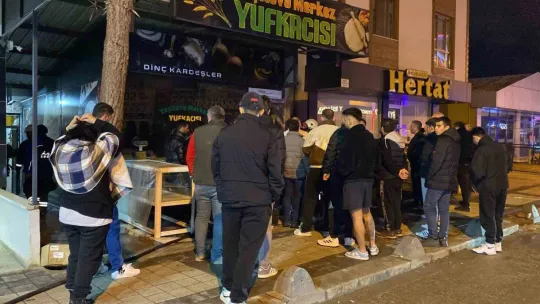 Yufkacı dükkanında çıkan yangın ekipleri harekete geçirdi