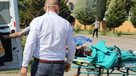 Yüksek gerilim hattına kapıldı helikopterle Kocaeli'ne getirildi