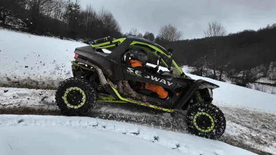 Yüksek kesimlerde kar keyfi ATV'lerle yaşandı