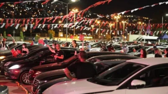 Yüksek Sadakat İzmitlileri coşturdu!