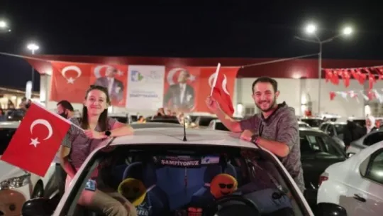 Yüksek Sadakat İzmitlileri coşturdu!