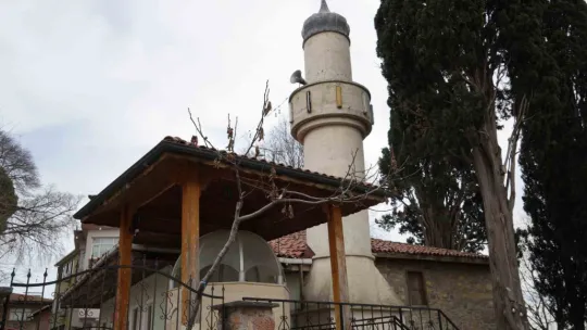 Yumurta parasıyla yapılan 395 yıllık cami restorasyona alındı