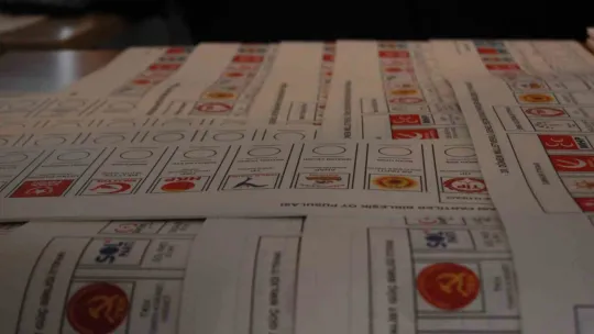 Gümrük kapılarında oy kullanma işlemi başladı