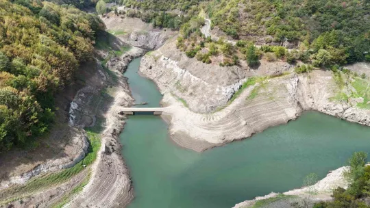 Yuvacık Barajı'nda korkutan seviye: Eski köprü göründü