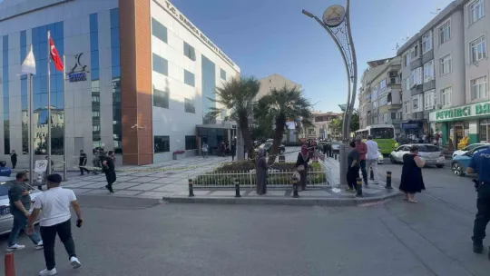 Kocaeli'de belediye başkanı vuruldu