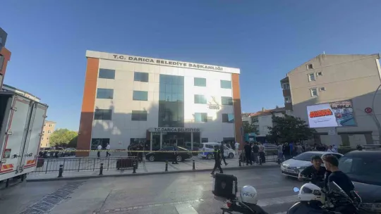 Kocaeli'de belediye başkanı vuruldu