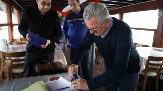 Zabıtadan balıkçı teknelerine yılbaşı denetimi