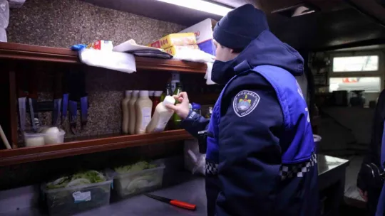 Zabıtadan balıkçı teknelerine yılbaşı denetimi