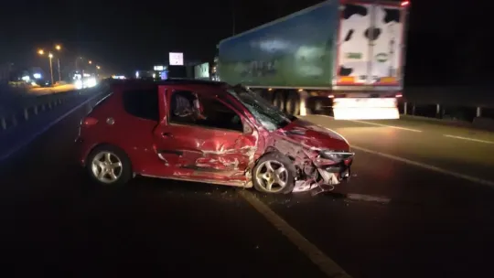 Zincirleme kaza sonrası ortalık savaş alanına döndü: 2 yaralı