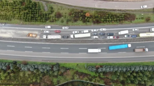 Zincirleme kaza sonrasında Kocaeli TEM trafiğe kapandı!